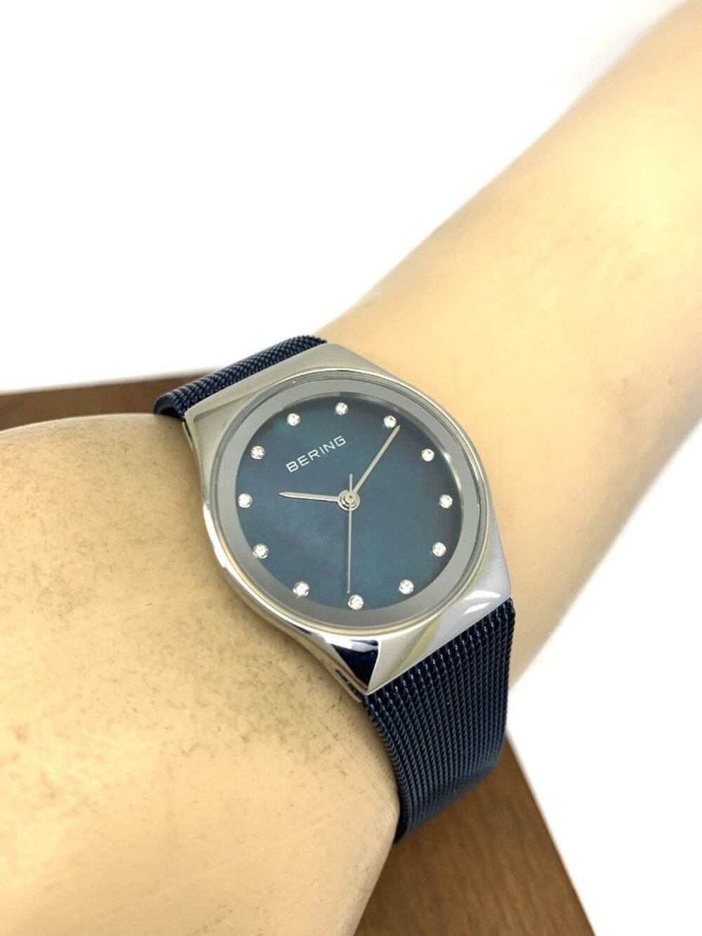Bering Women's Watch 12927-307 Quartz Silver Blue Dial Mesh Stainless Steel 27mm - Picture 7 of 15